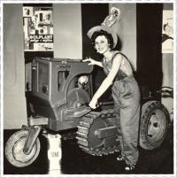 První pásový traktor